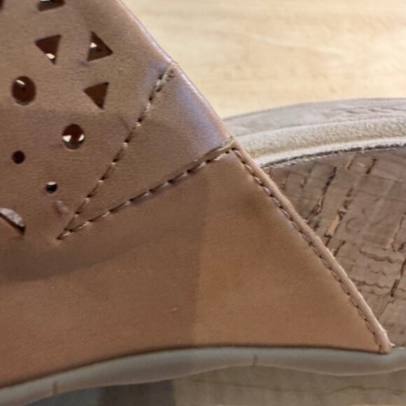 NWT and Box Earth Dark Natural Wendy's Wedge Sandals Sz 9.5 - Picture 7 of 11